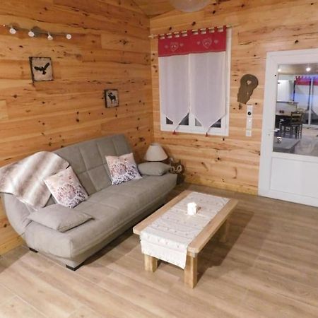 Logement Paisible A La Campagne Aubarede Exterior photo