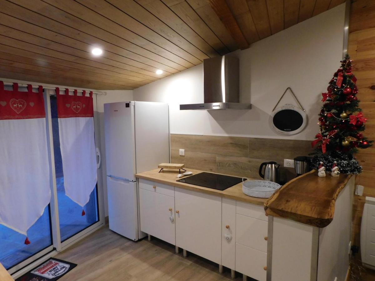 Logement Paisible A La Campagne Aubarede Exterior photo