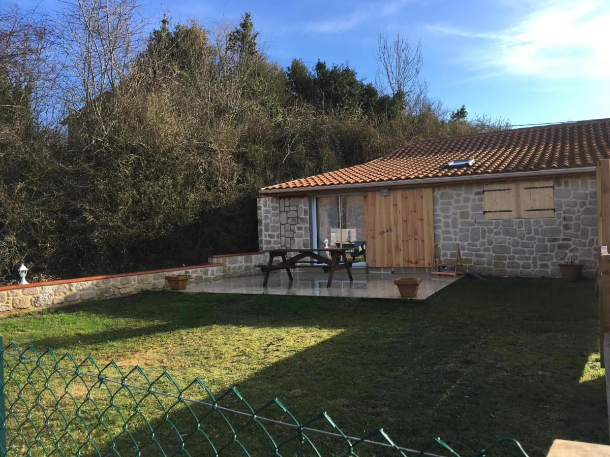 Logement Paisible A La Campagne Aubarede Exterior photo