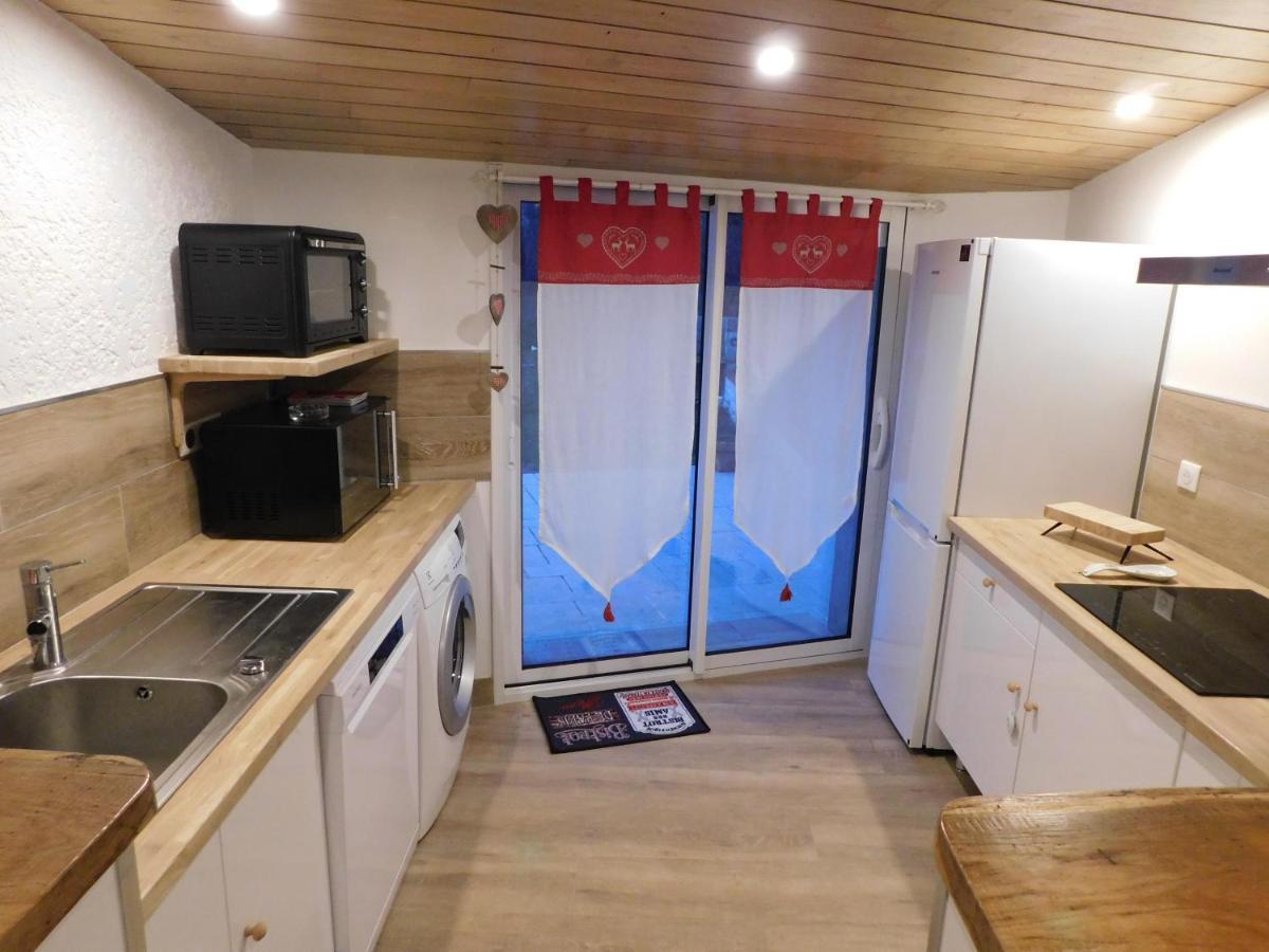 Logement Paisible A La Campagne Aubarede Exterior photo