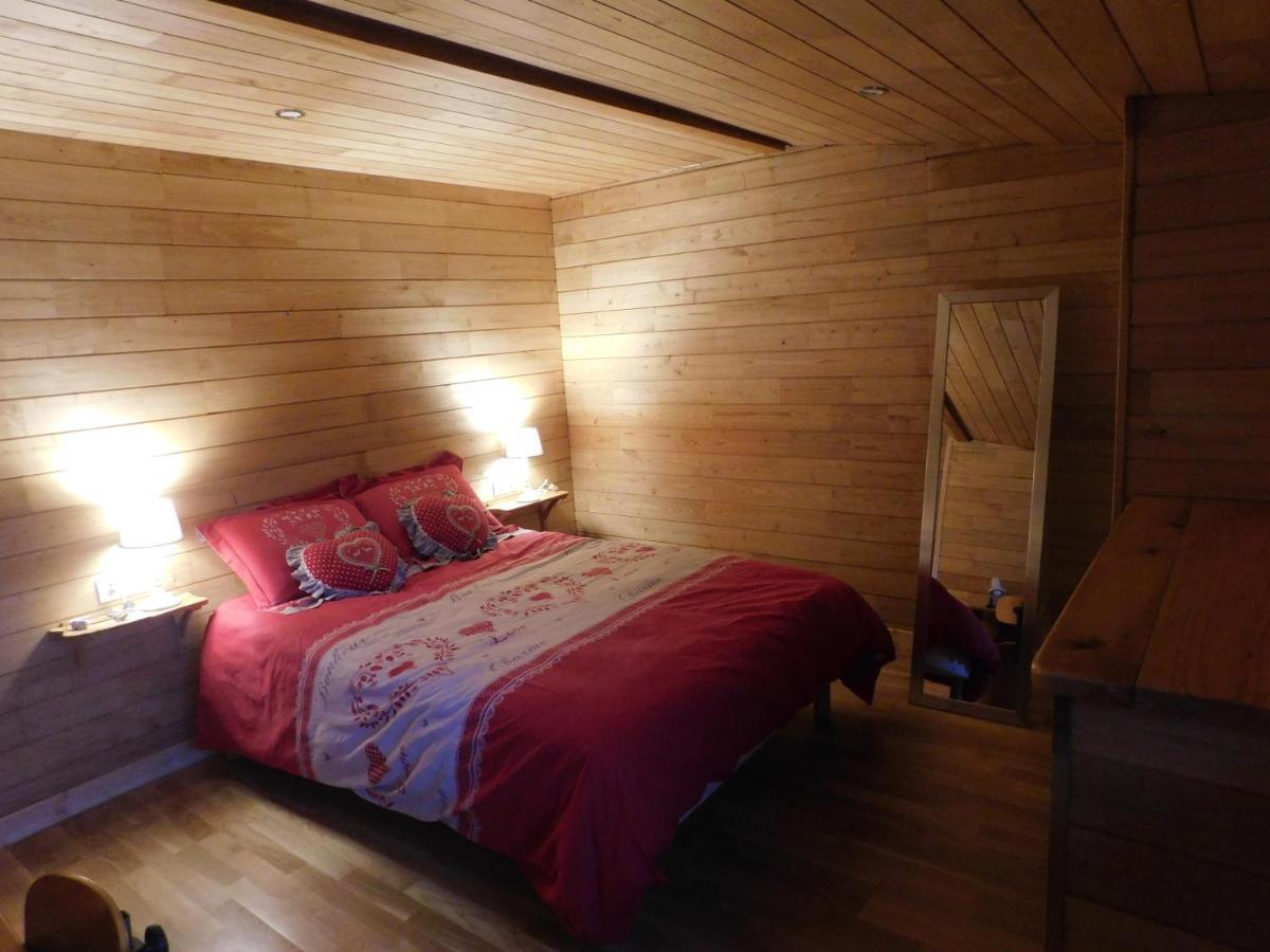 Logement Paisible A La Campagne Aubarede Exterior photo